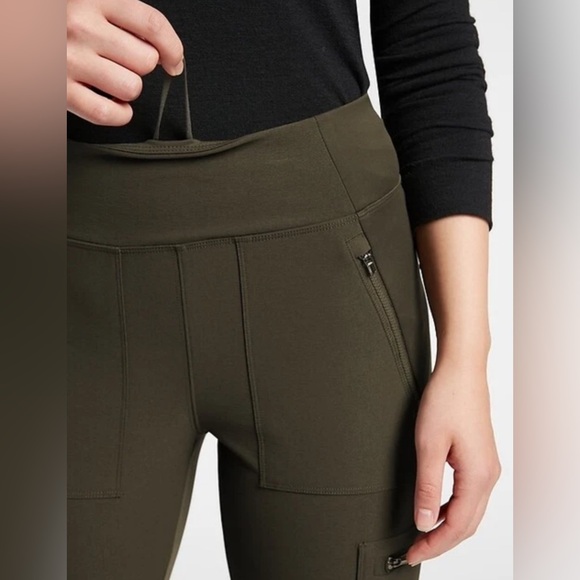Athleta Headlands Hybrid Mid Rise Cargo Pants US12 in Peat Dark Olive Green - Picture 3 of 12